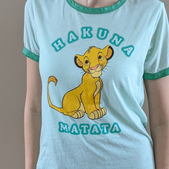 ☘️Hakuna Matata Disney Lion King Tee - Picture 2 of 8